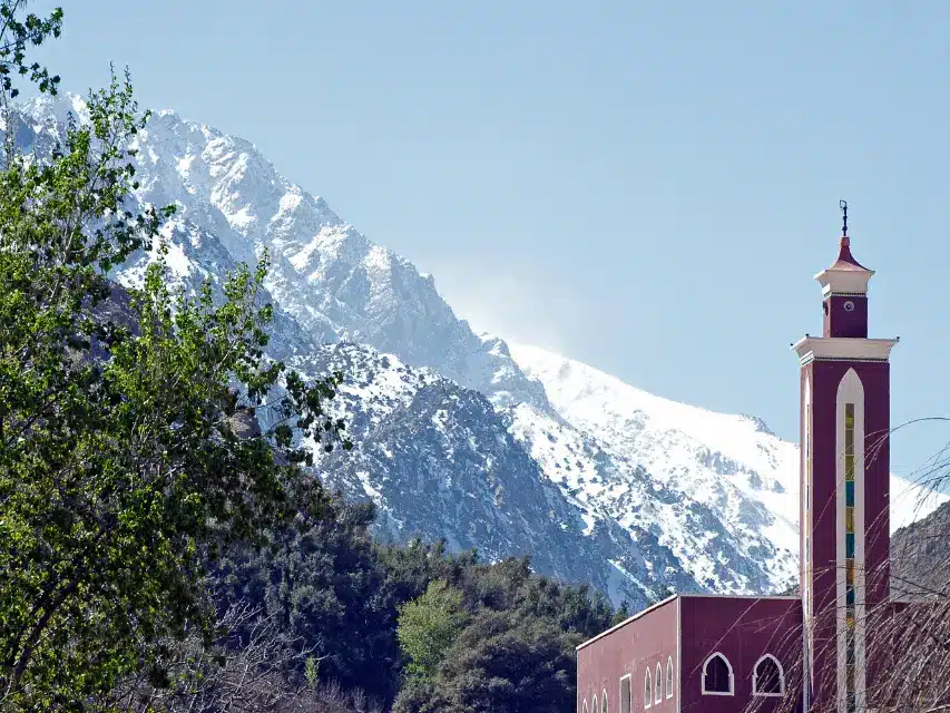Découvrez l'authenticité et la richesse culturelle d'un village berbère niché dans les montagnes de l'Atlas marocain